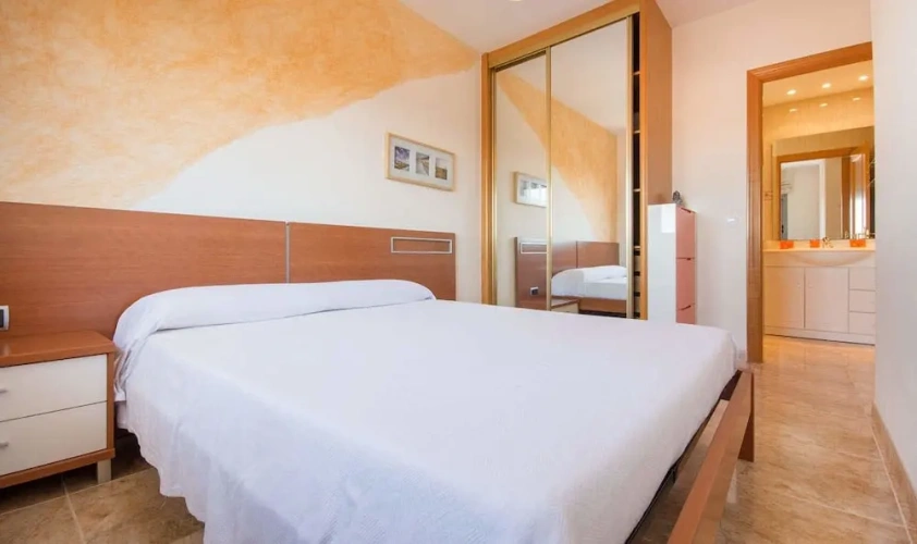 3 Bedrooms Apartment