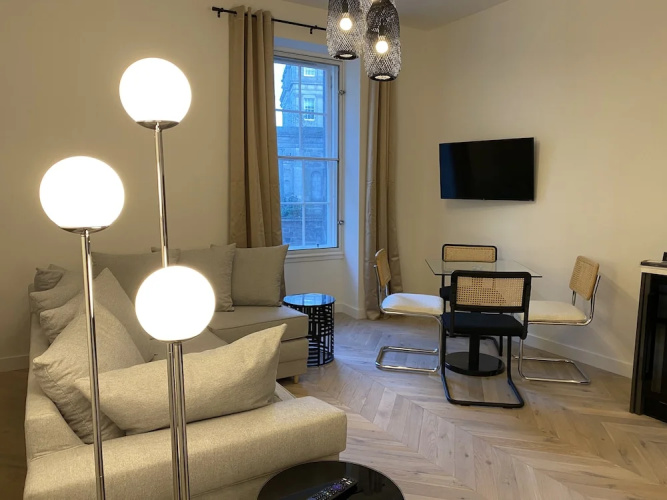 Leith Street Suite