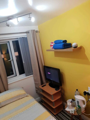 139 Breckside Park Guest House
