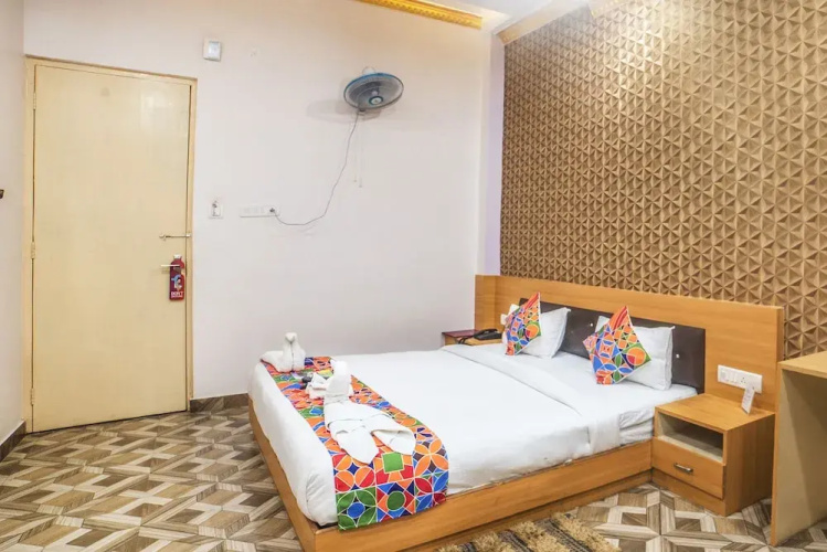 Fabhotel R D Green