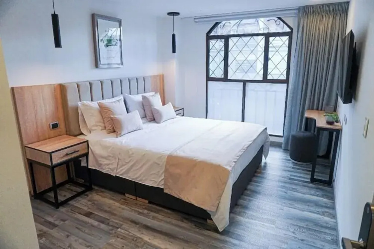 Hotel 86 Suites