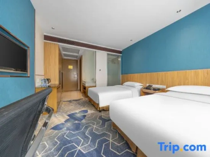Standard Twin room with garden view