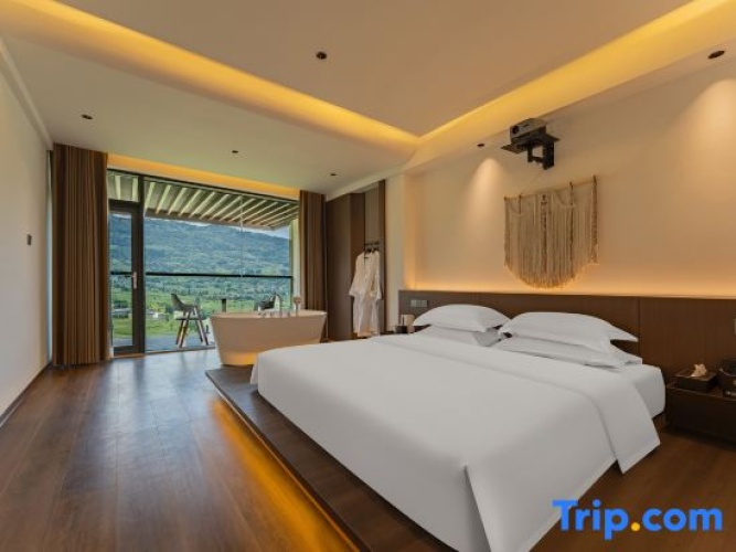Family Suite with balcony