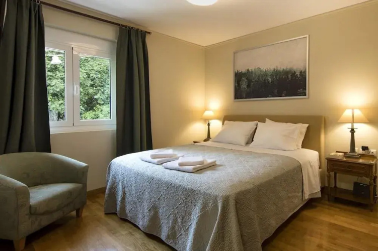 New renovated apt 2' to Acropolis museum