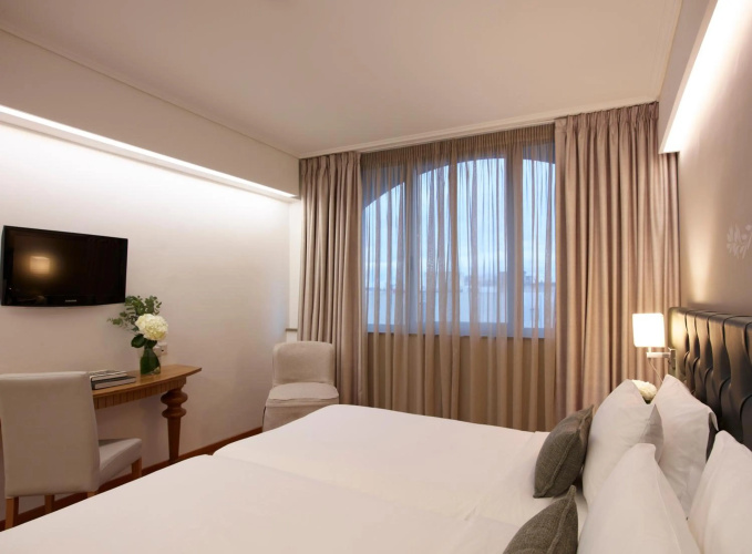 Titania Hotel photo 16