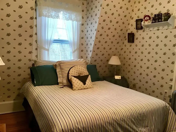 Brookview Manor Inn