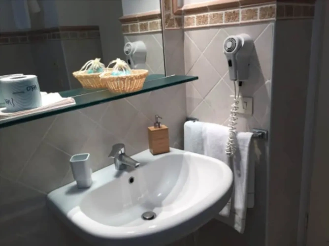 Comfort room