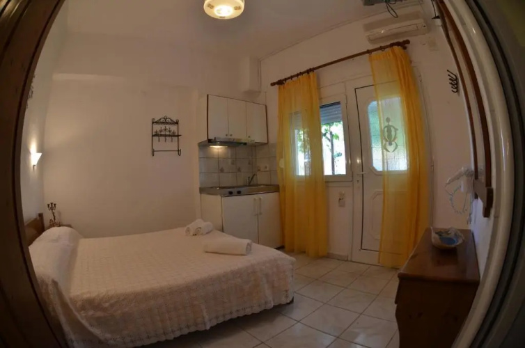 Chrisi Akti Hotel