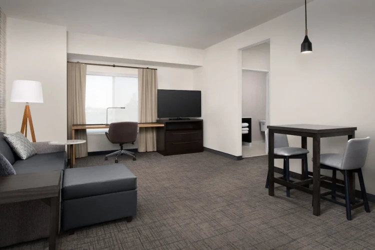 1 Bedroom Suite