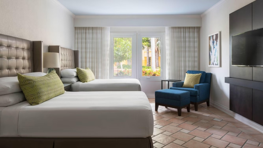 Standard Quadruple room with garden view