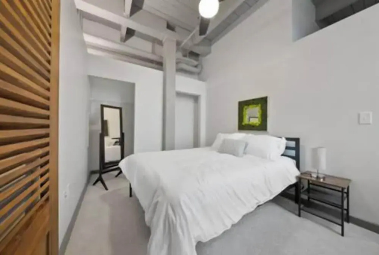 2125 Superior Living
