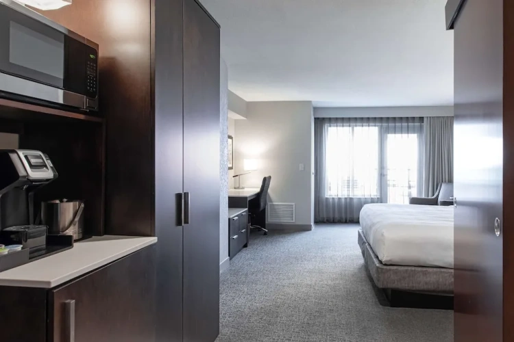 Deluxe Double Suite with balcony
