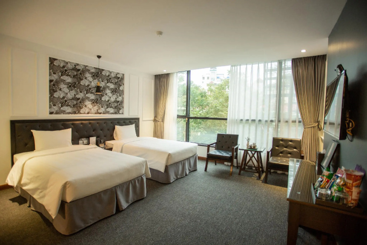 Adeline Hotel