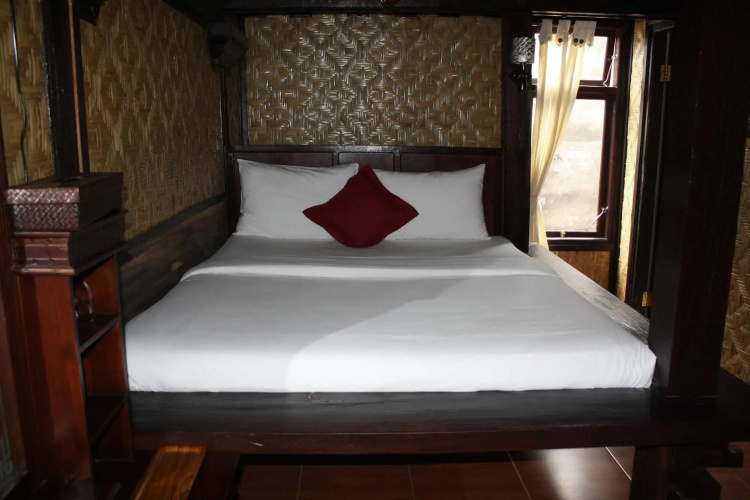 Batur Lakeside Huts