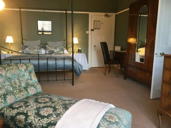 Abbots Brae Hotel