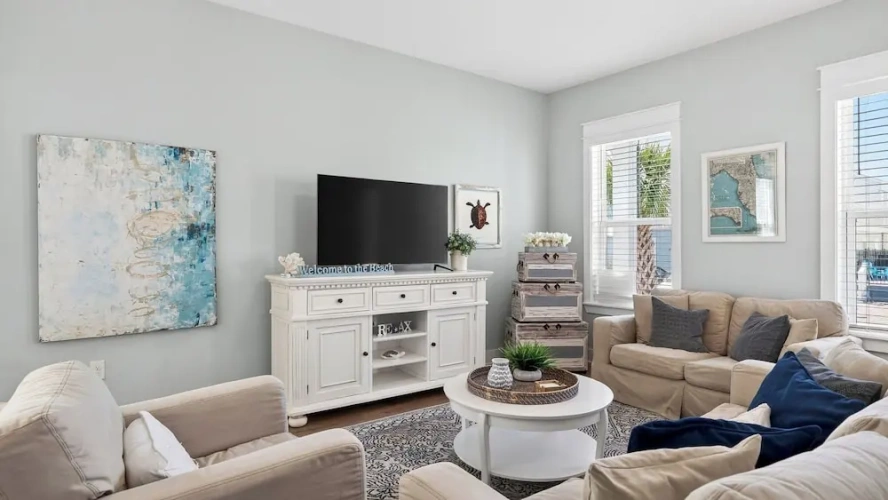 4 Bedrooms Cottage with balcony