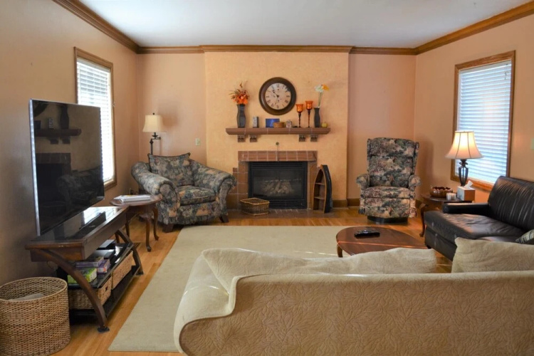 2338 S Edgewood St.