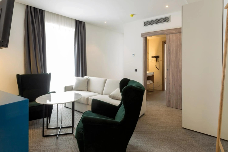 Hotel MIR