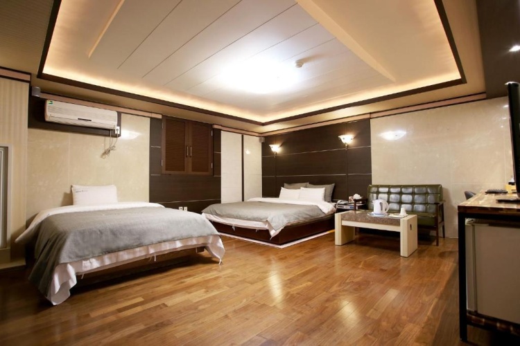 Standard Family room