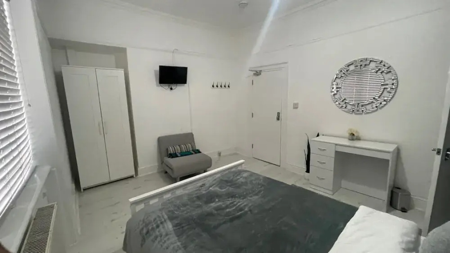 Bed & Breakfast - 2 Double Rooms With Ensuites