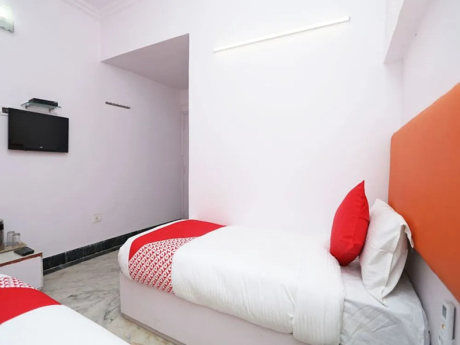 OYO 13834 Hotel Sonali