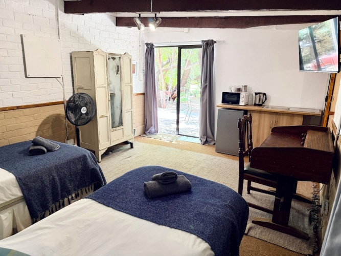 Standard Twin room with garden view