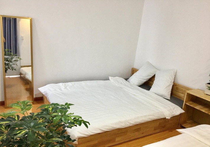 Lens Hostel