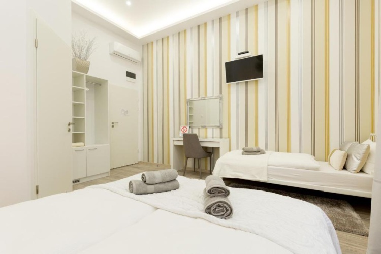 Deluxe Triple room