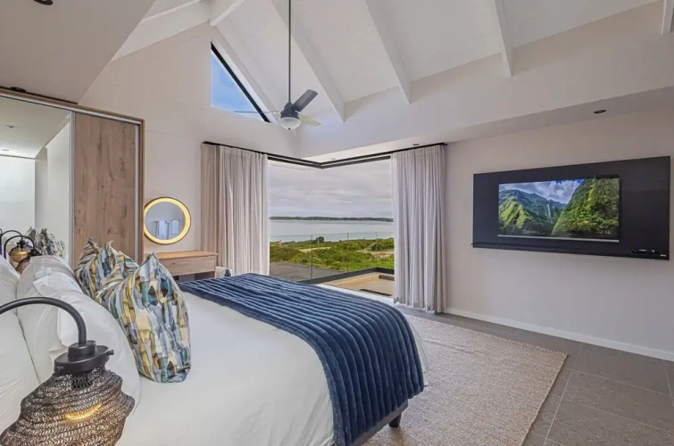 Executive Villa with balcony and with bay view