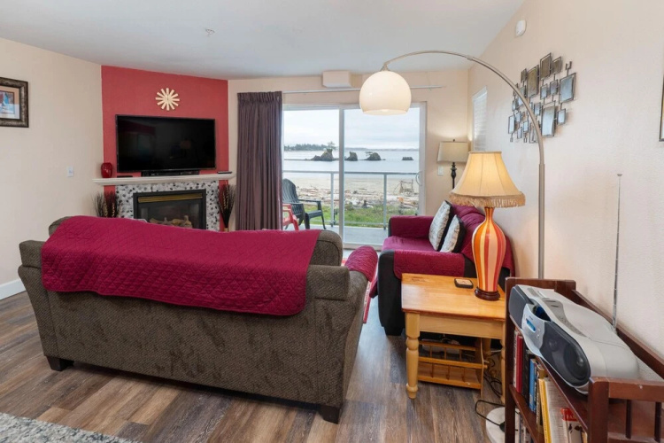 Waters Edge 207
