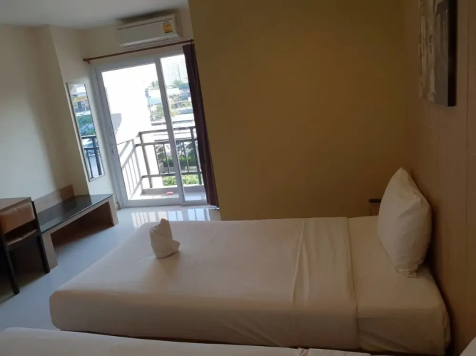 Standard Twin room with balcony