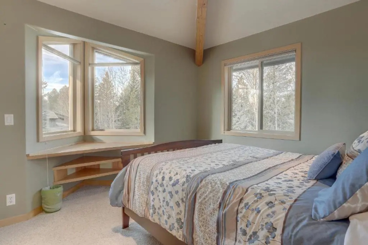 3 Mulligan-On Golf Crse-4BR/3BA