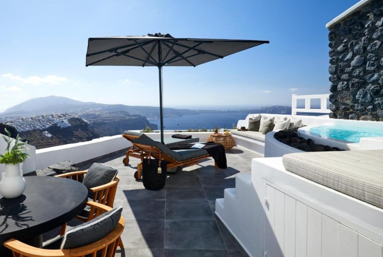 2 Bedrooms Villa