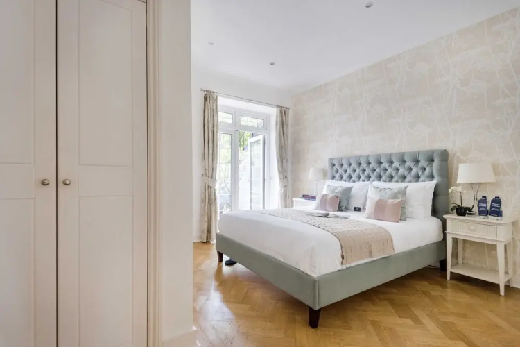 Chic Coleherne Road Garden House