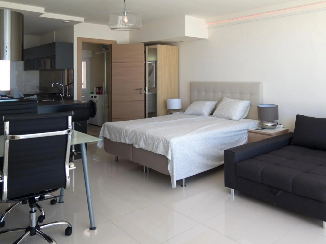 First Line P. Banus Sleeps 4