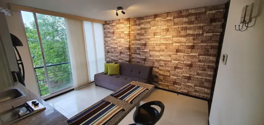 Modern Miravalle Apartment