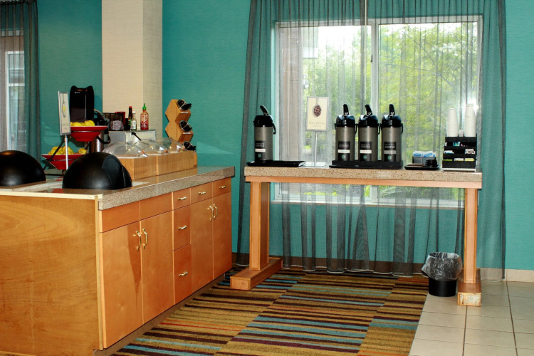 Fairfield Inn & Suites Fairmont photo 17