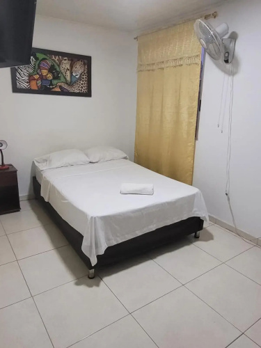 Hostal S Y S