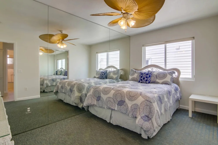 Ocean Front Breakers D