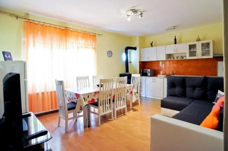 2 Bedrooms Apartment with balcony and with view