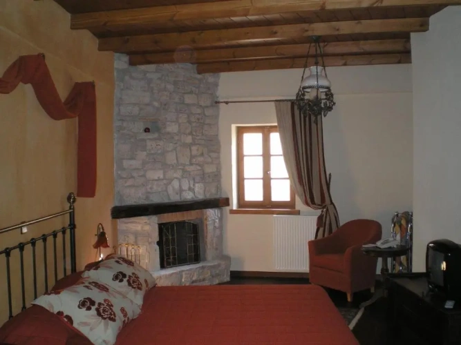 Standard Triple room