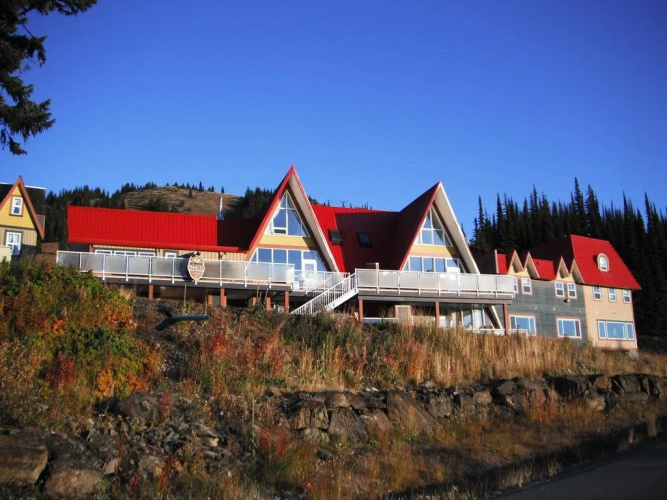 Pinnacles Suite Hotel