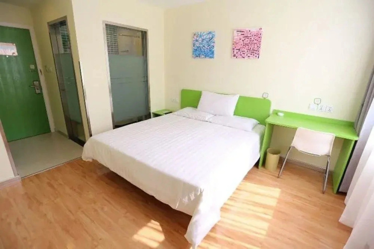 Kelinning Hotel Qingdao Taidong