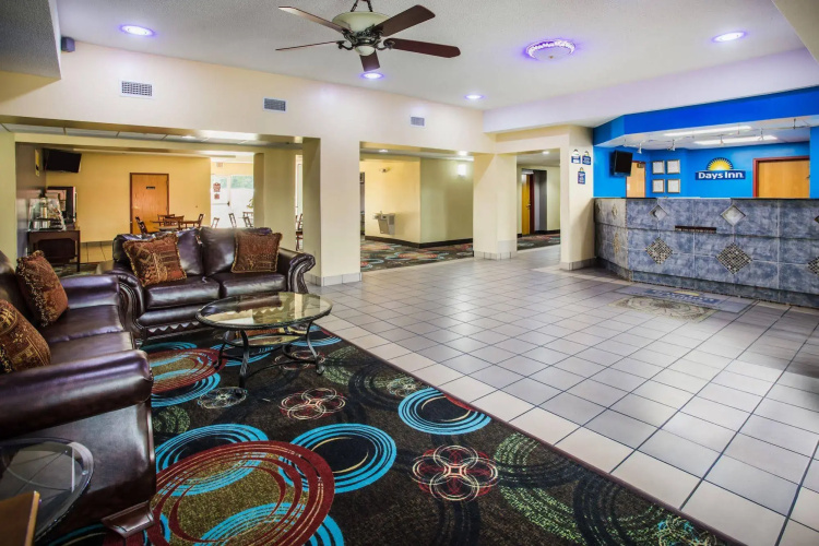 Days Inn And Suites Foley