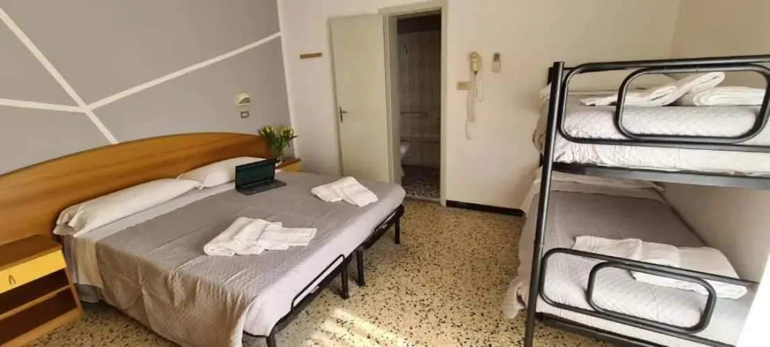 Classic Quadruple room