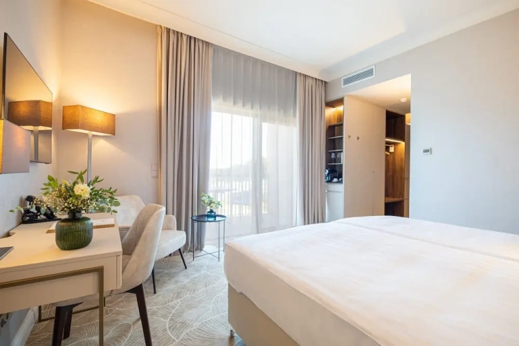Premium room