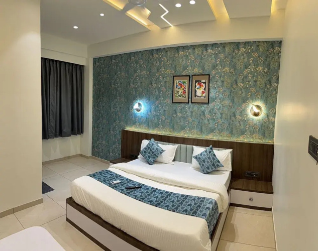 Hotel Vallabh Sky