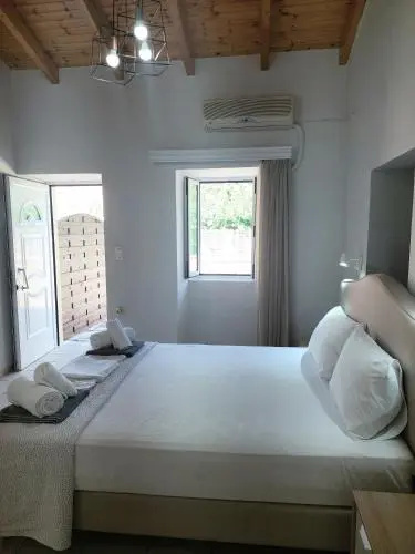 Electra Villa & Studios