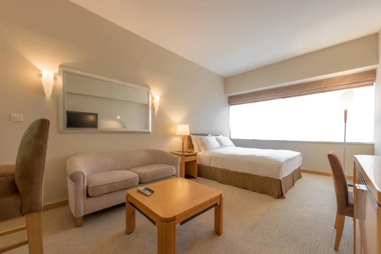 Shanghai Centre Serviced Apartment