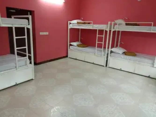 Droid Hostel